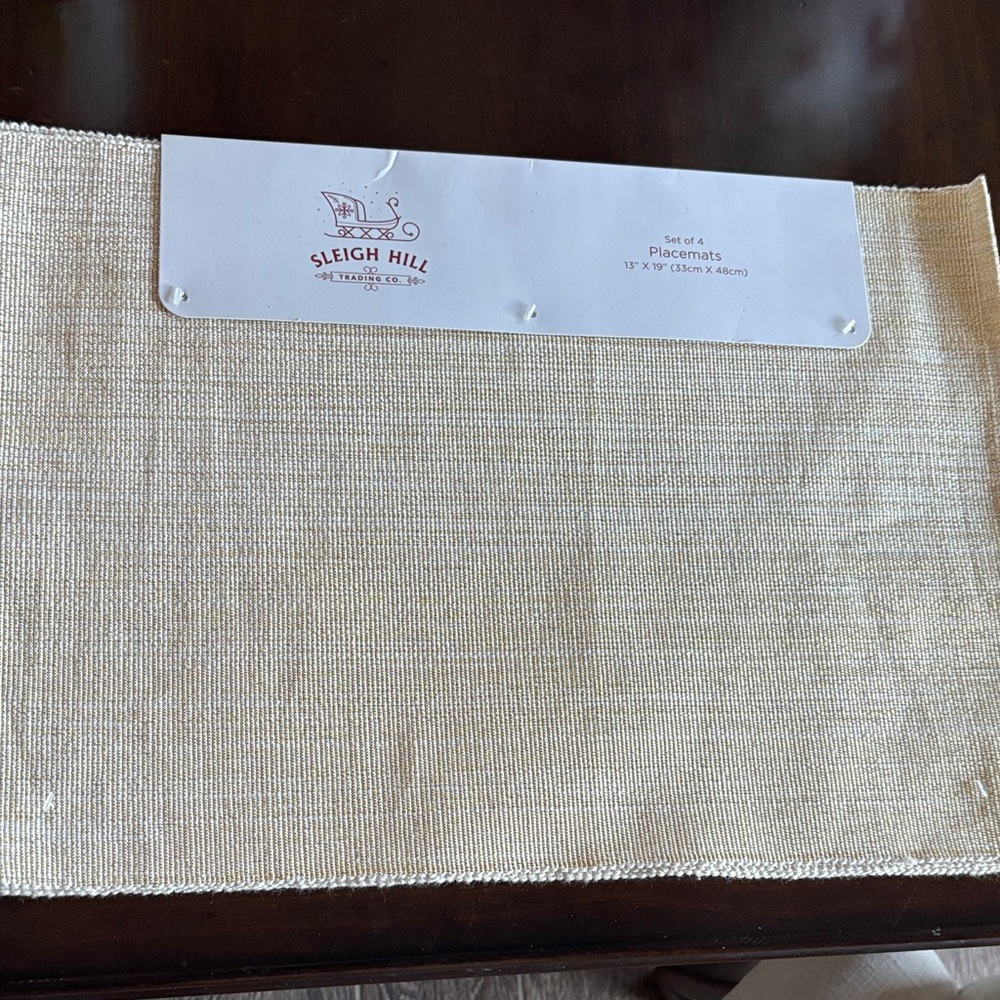NWT Gold thread Sleigh Hill Placemats Set of 4